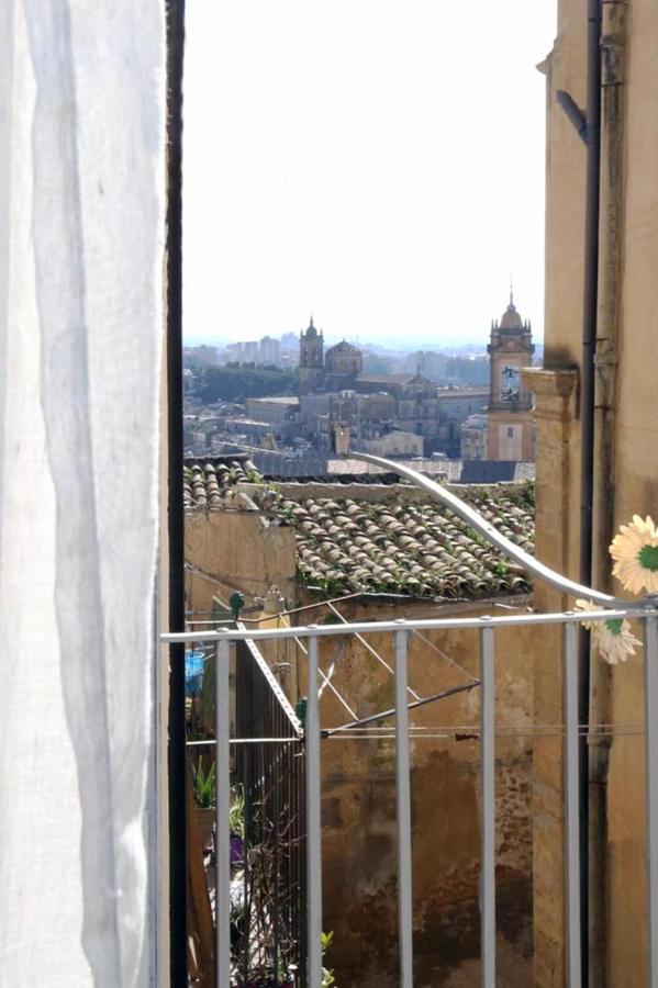 La Scalinata Home Apartment Caltagirone Buitenkant foto