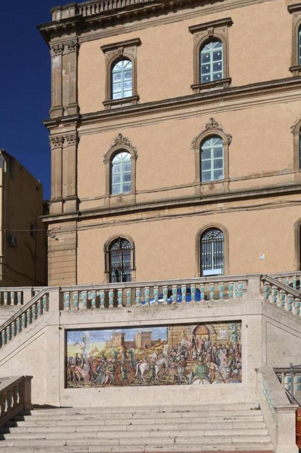 La Scalinata Home Apartment Caltagirone Buitenkant foto