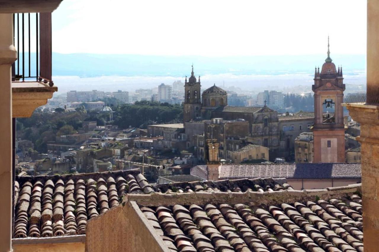 La Scalinata Home Apartment Caltagirone Buitenkant foto